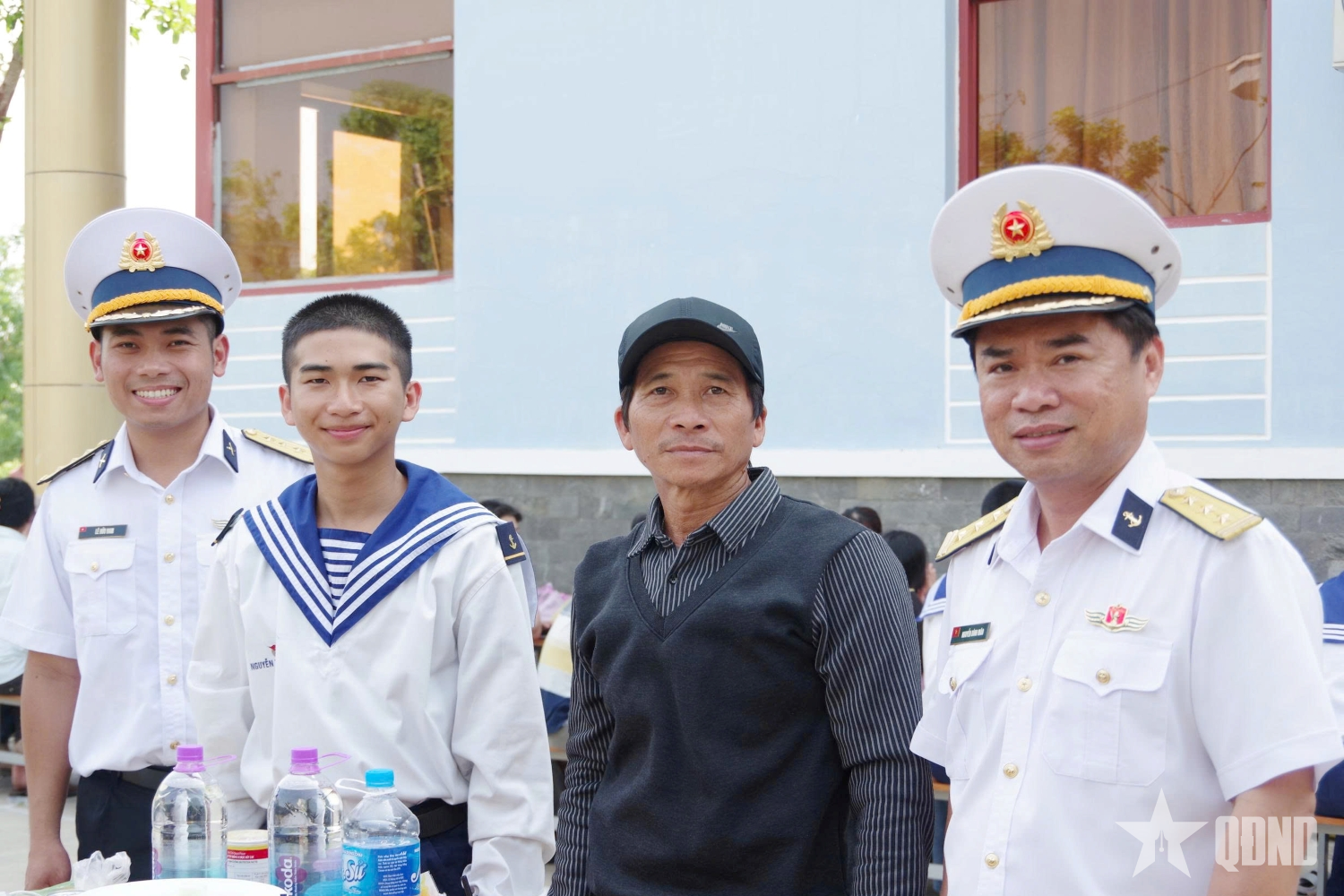 Hơn 2.000 thân nhân thăm chiến sĩ mới ở Trung tâm Huấn luyện Vùng 4 Hải quân